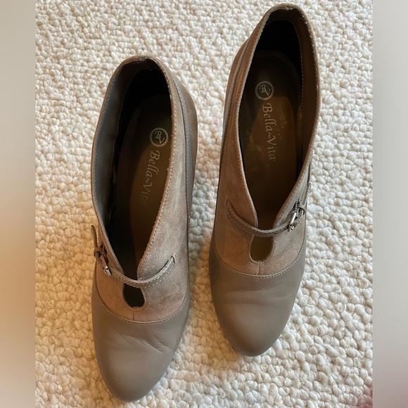 Bella Vita Taupe on Taupe Heeled Shootie - Picture 3 of 7